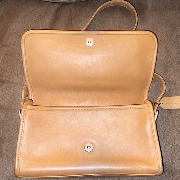 Coach Bag - Picture 2 of 8